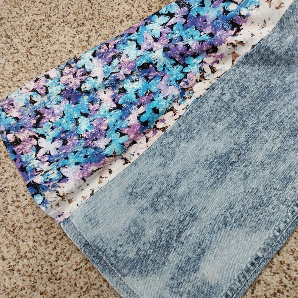 3779 Size 30 Levis 524 Upcycled Bleach Dyed Butterfly Print Bell-Bottoms. - Picture 4 of 8